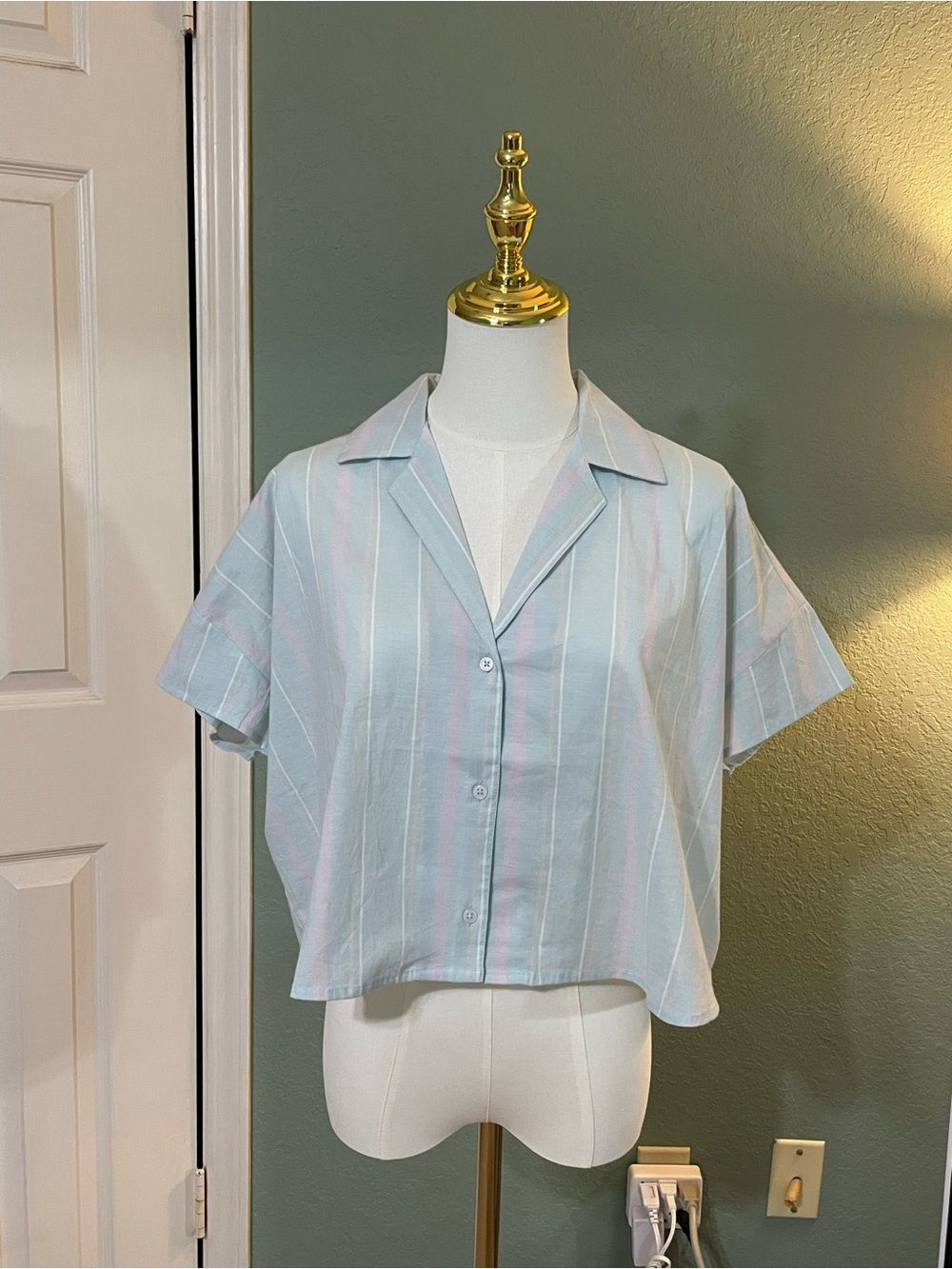 NWT Florence Sunburst Striped Sleep V Neck Collared Button Shirt Size S Seaglass